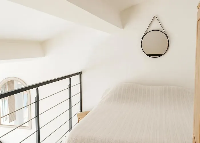 Maison Bord De Avec 2 Et Grande Mezzanine 아그